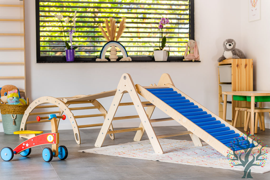 Kletter-Set 4in1 mit Rollrutsche aus Holz von HolzSpiration im Kinderzimmer