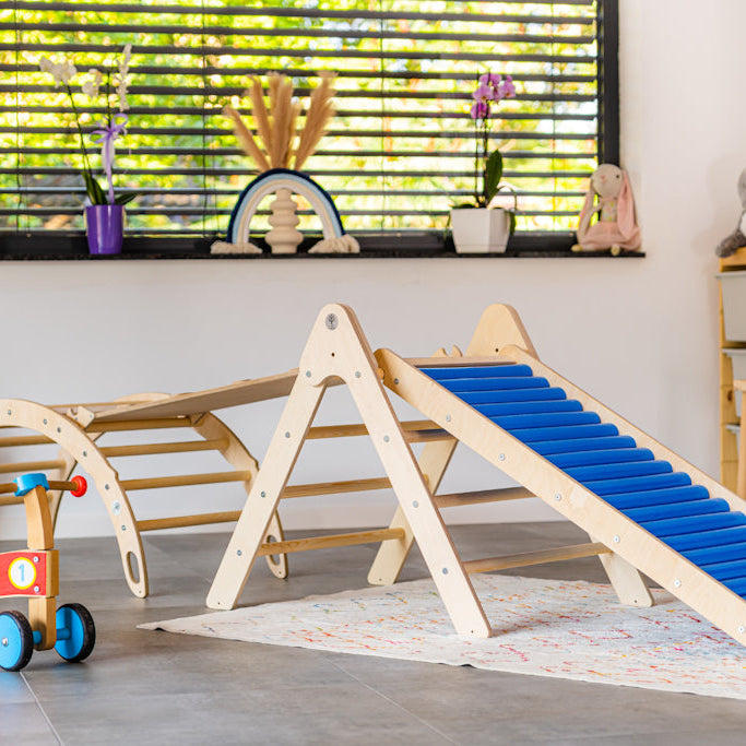Kletter-Set 4in1 mit Rollrutsche aus Holz von HolzSpiration im Kinderzimmer